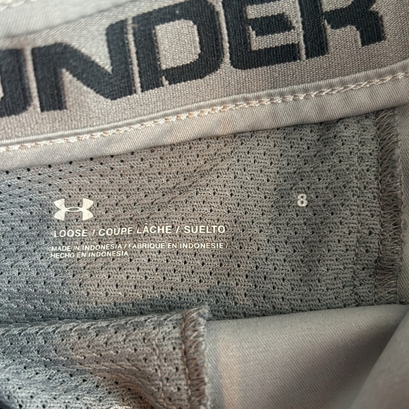Boys Under Armour golf shorts - Picture 3 of 3